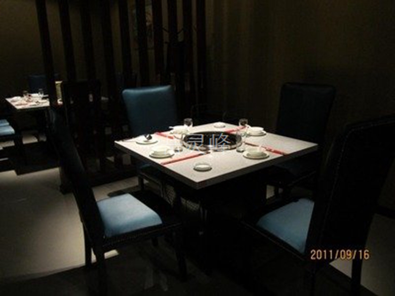 無(wú)煙火鍋?zhàn)赖脑牧鲜菍?shí)木的原因 無(wú)煙火鍋?zhàn)赖脑牧鲜菍?shí)木的原因(m.arfit.cn)